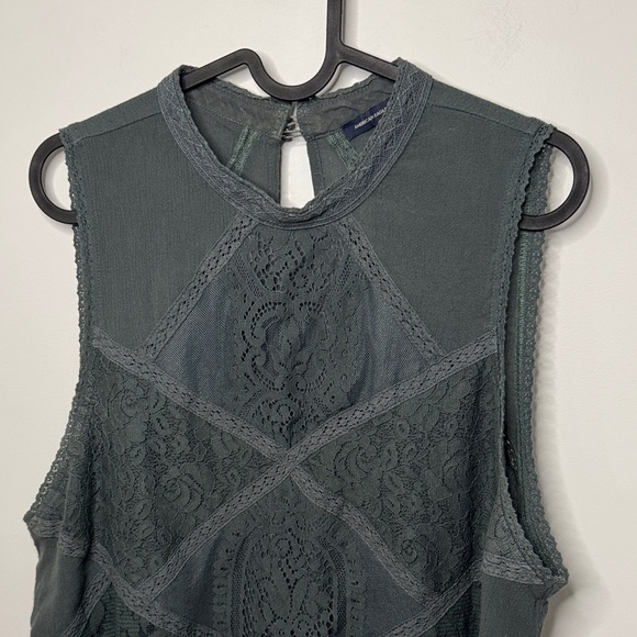 🎉 American Eagle Outfitters Lace Sleeveless Blouse - Dark Olive - Picture 2 of 7
